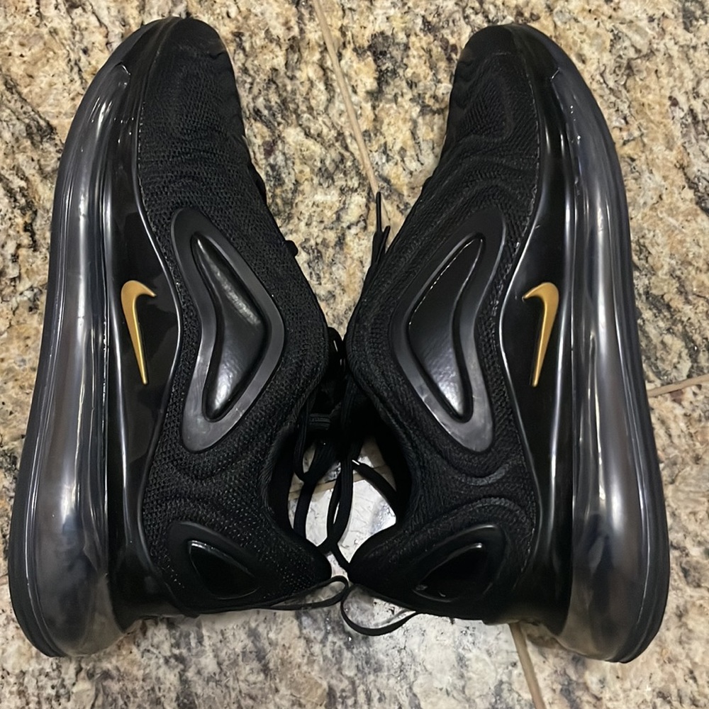 $190 Nike Air Max 270 Black Gold Shoes Sneakers CT2548 001 Women’s size 7.5